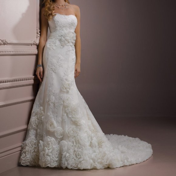 Maggie Soterro - Picture 3 of 4